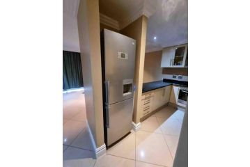 Lovely 1 bedroom with nice sea view Apartment, Durban - 4