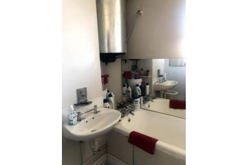 Lovely 2-bedroom(All Ensuit) rental unit with wifi Apartment, Durban - 3