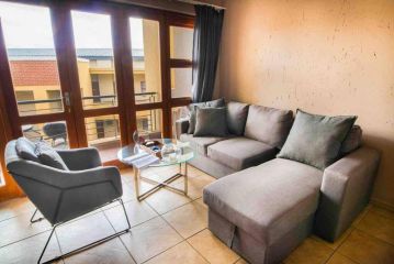 Lovely 2 bedroom apartment in Douglasdale Apartment, Sandton - 2