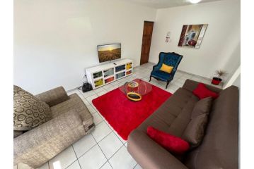 Safi Spacious 2 bedroom Apartment 2 Apartment, East London - 1