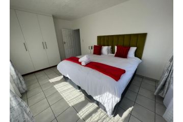 Safi Spacious 2 bedroom Apartment 2 Apartment, East London - 3