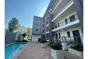 Lovely 2 Bedroom Rental Unit Available Immediately Apartment, Johannesburg - 3