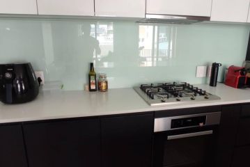 Lovely 2 Bedroom Rental unit with free parking. Apartment, Cape Town - 4