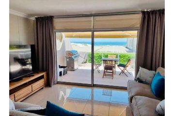 2 Bedroom Sea Facing Apartment - CG17 Apartment, Cape Town - 1