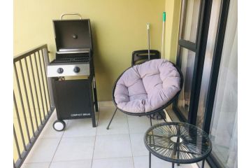 Greencreek Beautifully furnished 2bed,2bath apartment Apartment, Pretoria - 3