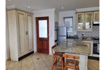 Lovely 2 bedrooms, 2 bathrooms Flat with sea view. Apartment, Jeffreys Bay - 3