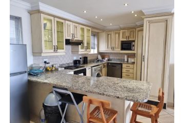 Lovely 2 bedrooms, 2 bathrooms Flat with sea view. Apartment, Jeffreys Bay - 4