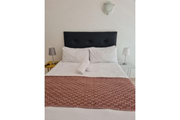 Lovely one bed/Studio apartment at Century City Apartment, Cape Town - 3