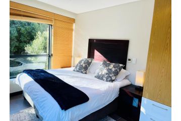 Lovely one bedroom in The Glen, Camps Bay Apartment, Cape Town - 1