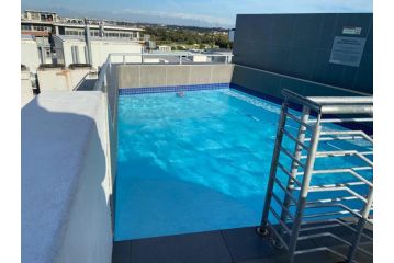 Lovely open and sunny 2 bedroom apartment Apartment, Cape Town - 1