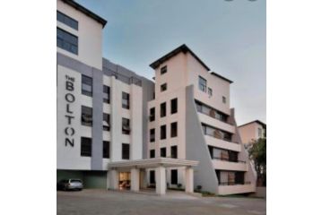 Lovely Rosebank 1-bedroom condo with pool & cinema Apartment, Johannesburg - 4