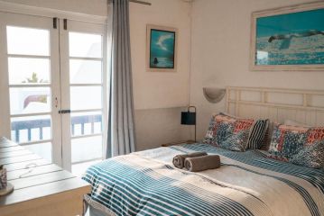 Lovely Santorini Beach Apartment, Ballito - 4