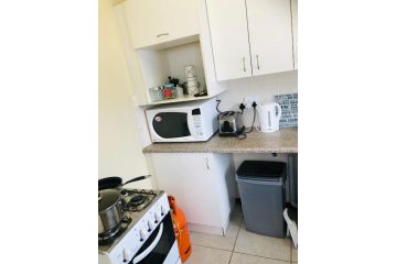 Lovely self catering first floor apartment Apartment, Roodepoort - 3