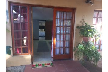 Our Place - Family - 5 bed unit Apartment, Bloemfontein - 2