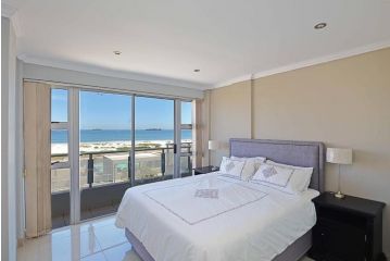 Lovely Beachfront Apartment with Sea Views Apartment, Bloubergstrand - 4