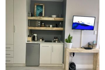 Lower Point Surf Studio Apartment, Jeffreys Bay - 5