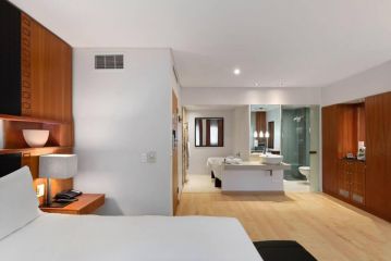 Luxe Apartment in the heart of the CBD w Pool&Parking Apartment, Cape Town - 4