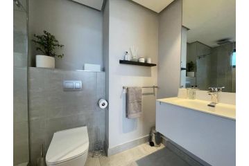 Luxurious 1 bedroom apartment Apartment, Cape Town - 3