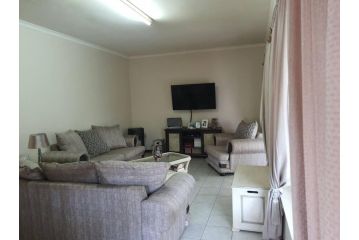 Luxurious 1 bedroom near to Sandton, Rosebank and Braamfontein Apartment, Johannesburg - 5