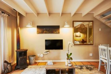 Luxurious & centrally located home away from home Apartment, Johannesburg - 1