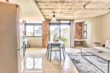 Luxurious Apartment w/ Mountain Views & Parking Apartment, Cape Town - 1