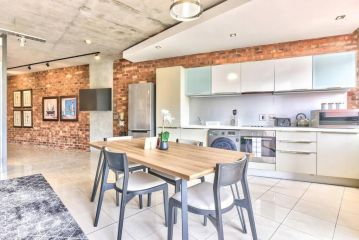 Luxurious Apartment w/ Mountain Views & Parking Apartment, Cape Town - 2