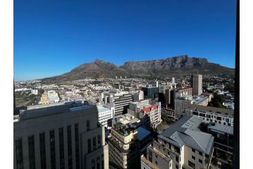Modern, central, at 19th floor with amazing views Apartment, Cape Town - 3