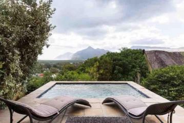 Luxurious Peaceful Mountain Retreat-Heated Pool Guest house, Cape Town - 2