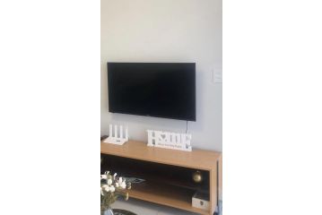 Luxurious Waterfall 1 bedroom Condo With Free Uncapped Wifi Apartment, Midrand - 3