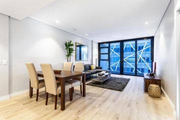 Luxuriuous 1 Bedroom in 16 on Bree Apartment, Cape Town - 3