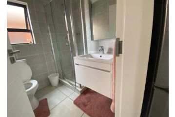 Luxury 1 bedroom Apartment, Pretoria - 3