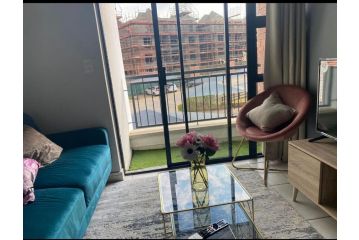 Luxury 1 bedroom Apartment, Pretoria - 1