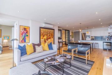 Luxury 2 bedroom, 2 bathroom apartment with views Apartment, Cape Town - 2