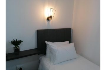 Luxury 2 bedroom Brookes Hill Suites Apartment, Port Elizabeth - 1