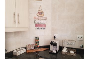 Luxury Apartment 23 @ Seahorse with 180Â° seaview Apartment, Scottburgh - 5