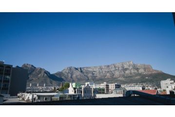 Luxury City Apartment with Mountain Views Apartment, Cape Town - 1