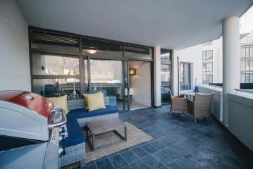 Luxury City Apartment with Mountain Views Apartment, Cape Town - 4