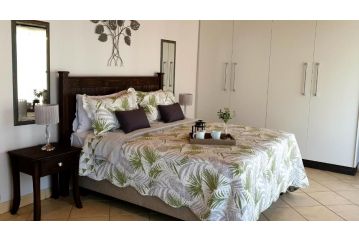 Luxury apartment with pool 2min to beach Apartment, Durban - 2