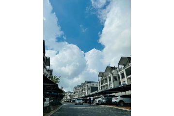 Apartments in Waterfall Apartment, Midrand - 4