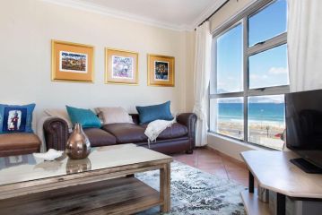 Luxury beachfront 2 bed, 2 bath with communal swimming pool Apartment, Cape Town - 2