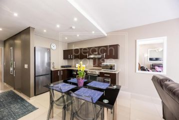 Luxury Beachfront Apartment in Blouberg- 1 bedroom Apartment, Cape Town - 3