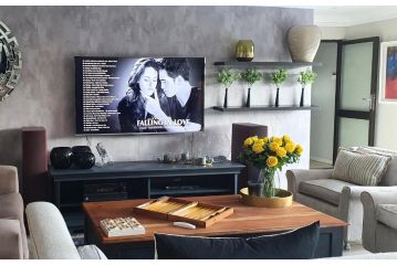Luxury Boutique Home in Kyalami Guest house, Midrand - 5