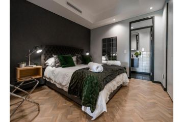 Luxury City Living - 1 Bedroom apartment with balcony Apartment, Cape Town - 1