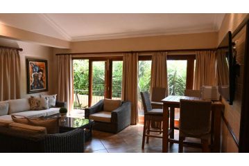 LUXURY EN-SUITE ROOM WITH LOUNGE @ 4 STAR GUEST HOUSE Guest house, Middelburg - 4