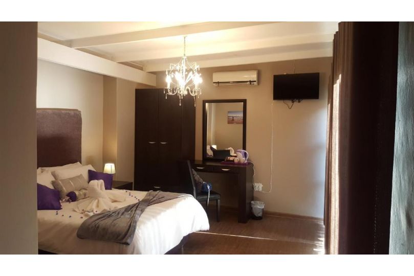 Luxury Heights Guesthouse Guest house, Newcastle - imaginea 8