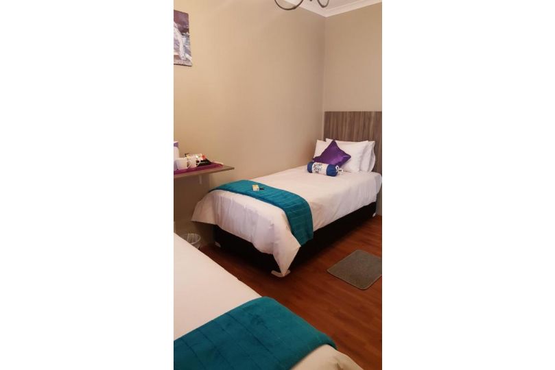 Luxury Heights Guesthouse Guest house, Newcastle - imaginea 17
