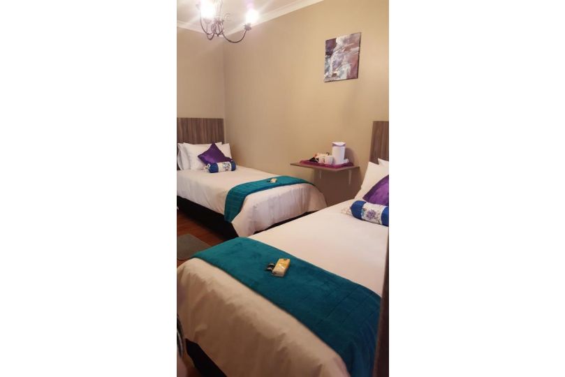 Luxury Heights Guesthouse Guest house, Newcastle - imaginea 19
