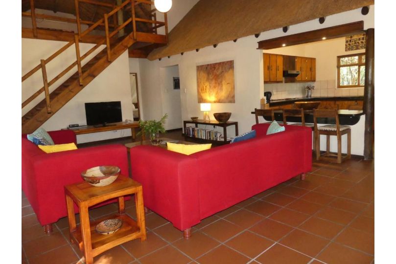 Luxury holidayhome in gated estate near Kruger Park and Golf Guest house, Phalaborwa - imaginea 3
