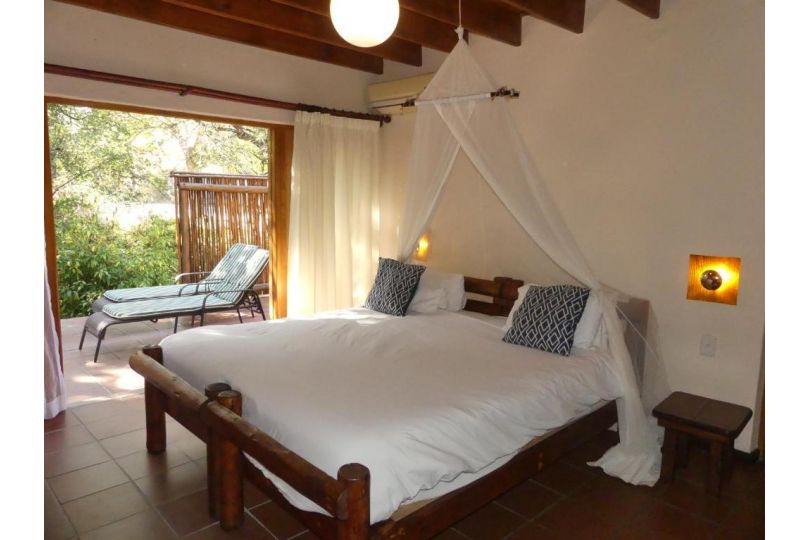 Luxury holidayhome in gated estate near Kruger Park and Golf Guest house, Phalaborwa - imaginea 5