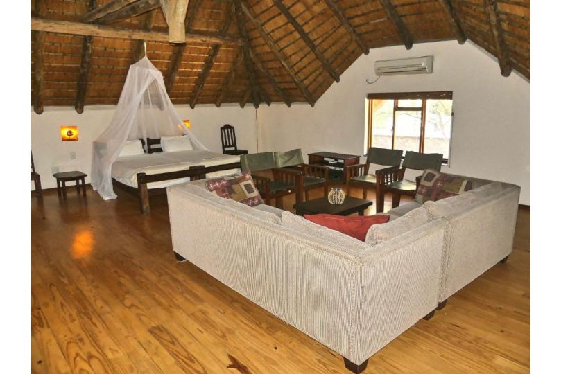 Luxury holidayhome in gated estate near Kruger Park and Golf Guest house, Phalaborwa - imaginea 11